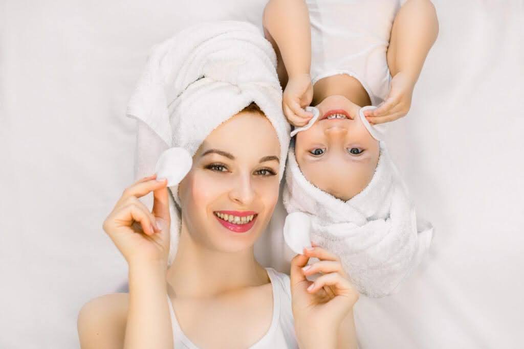 لا تهملي العناية بالبشرة بعد الولادة لهذا السبب! 